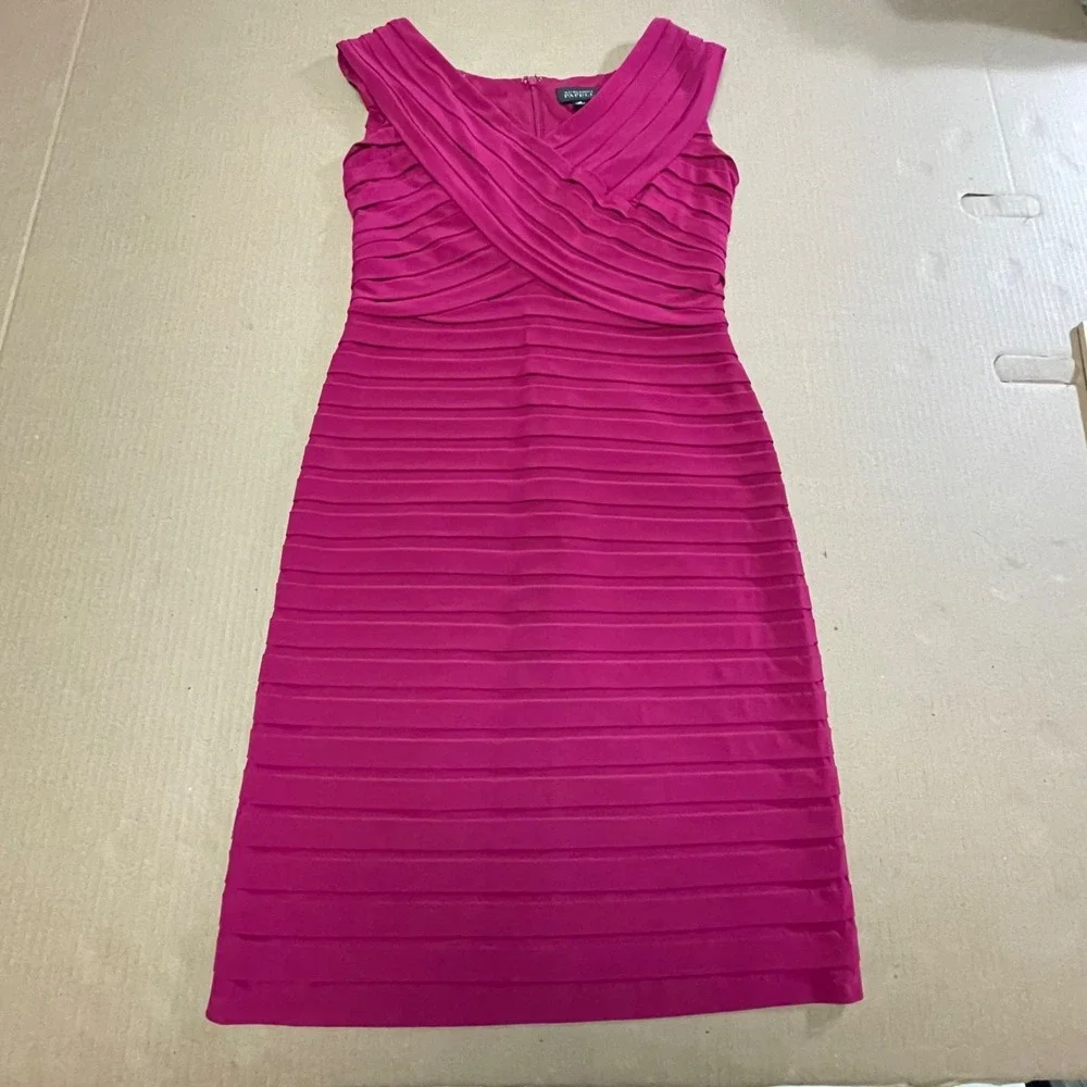 Adrianna Papell Body Con Magenta Tiered Bandage Style Dress Knee Length Size 10